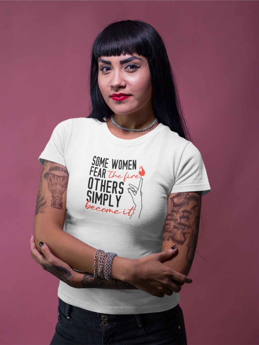 nekatere_zenske_se_bojijo_ognja-druge_enostavno_postanejo_ogenj-bela-model